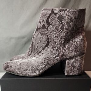 Zigi Soho Embroidered Ankle Boots in Gray